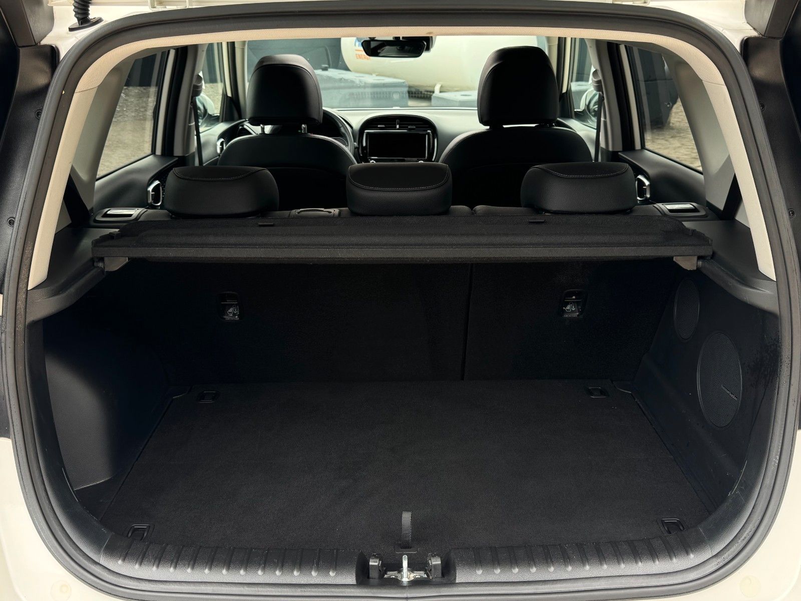 Fahrzeugabbildung Kia e-Soul Spirit Pano CarPlay H&K CAM ACC SHZ SBL