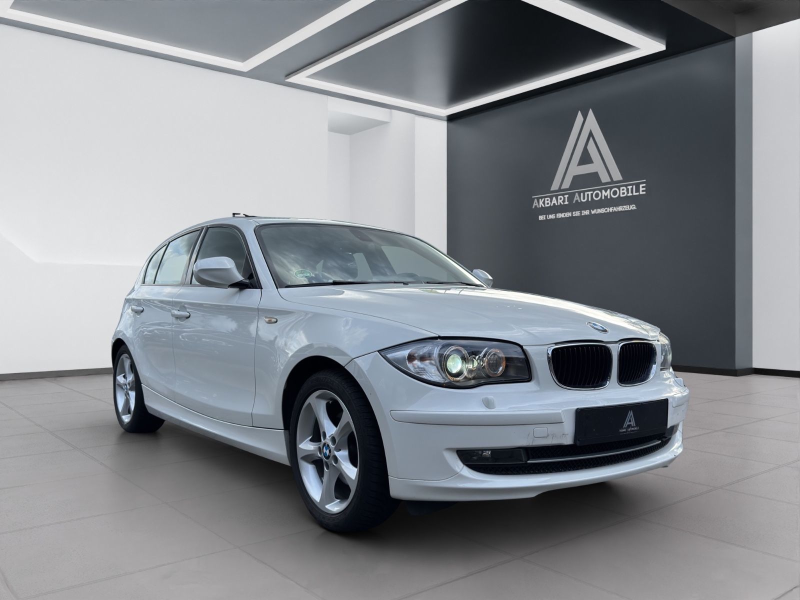 Fahrzeugabbildung BMW 120d Limousine*Automatik*Bi-Xenon*Schiebedach*
