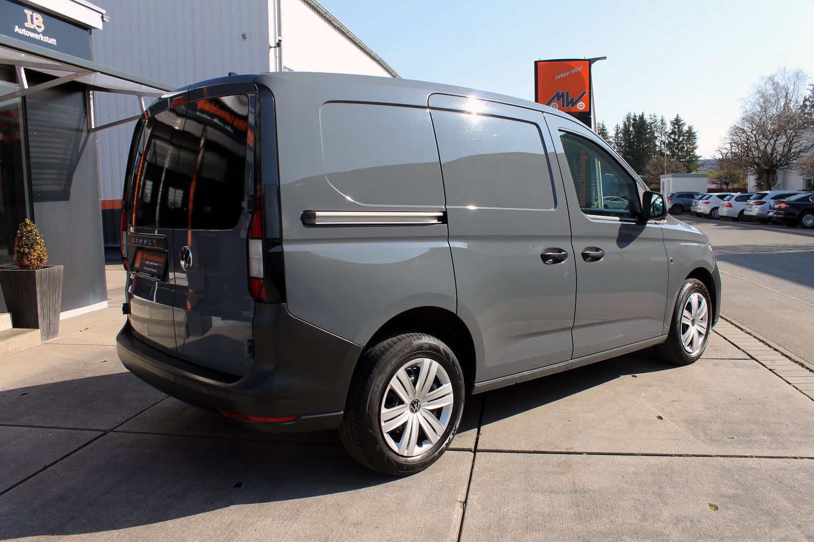Fahrzeugabbildung Volkswagen Caddy Cargo 2.0TDI Automatik LED TEMP KAM PDC BT