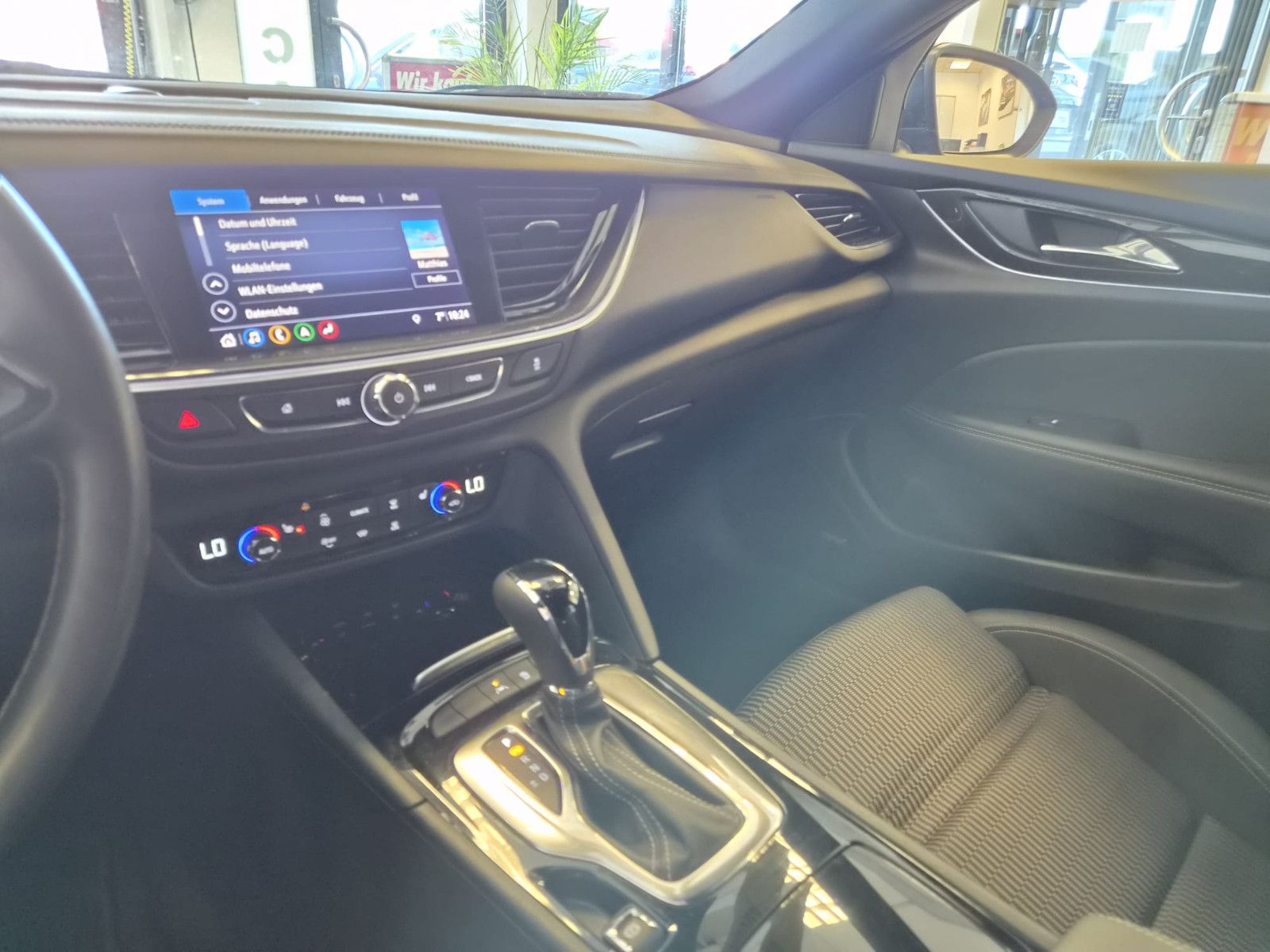 Fahrzeugabbildung Opel Insignia B Sports Tourer Elegance / ERGOSITZ /