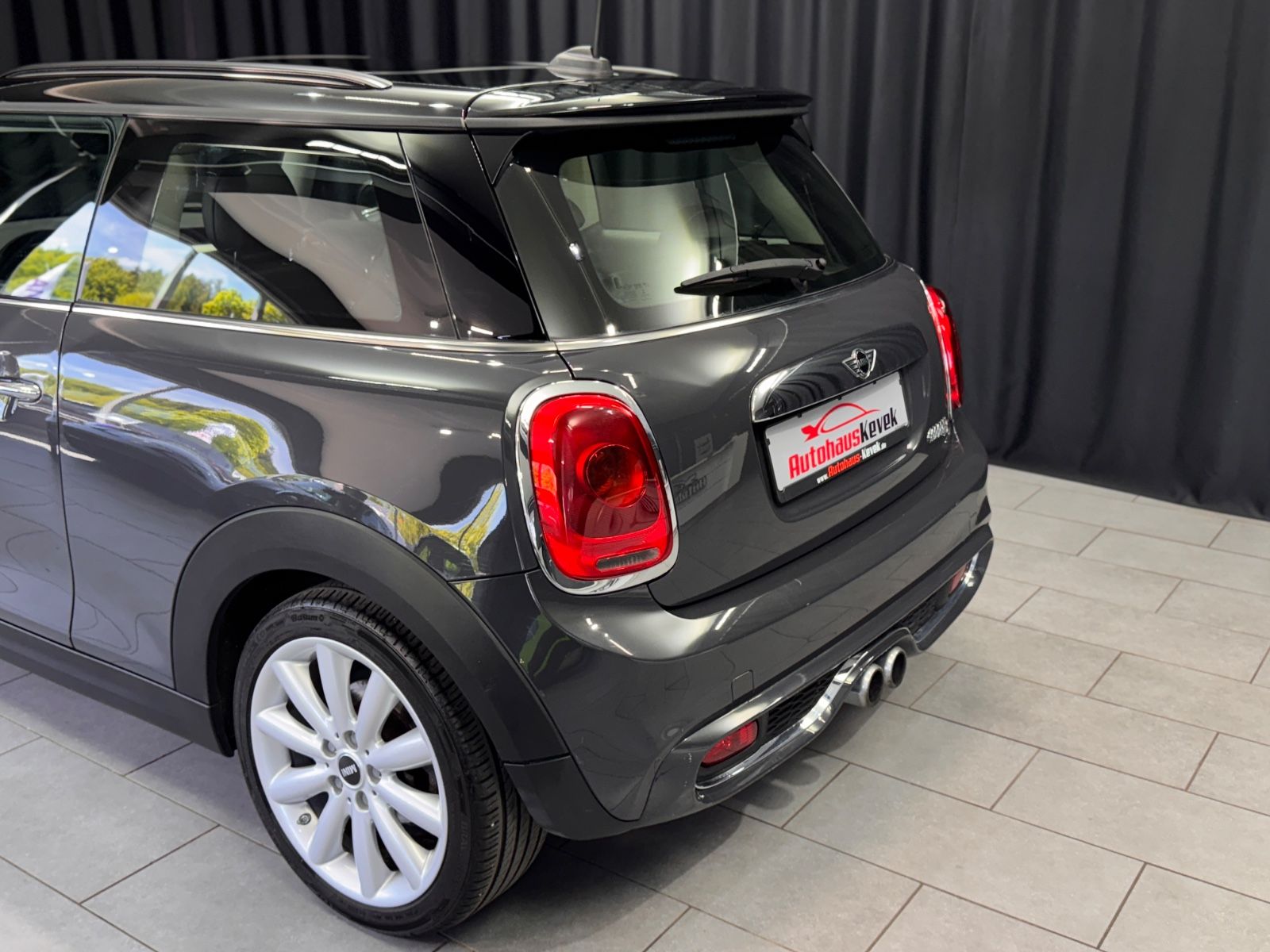 Fahrzeugabbildung MINI MINI COOPER S|CHILI|PANORAMA|NAVI|PDC|