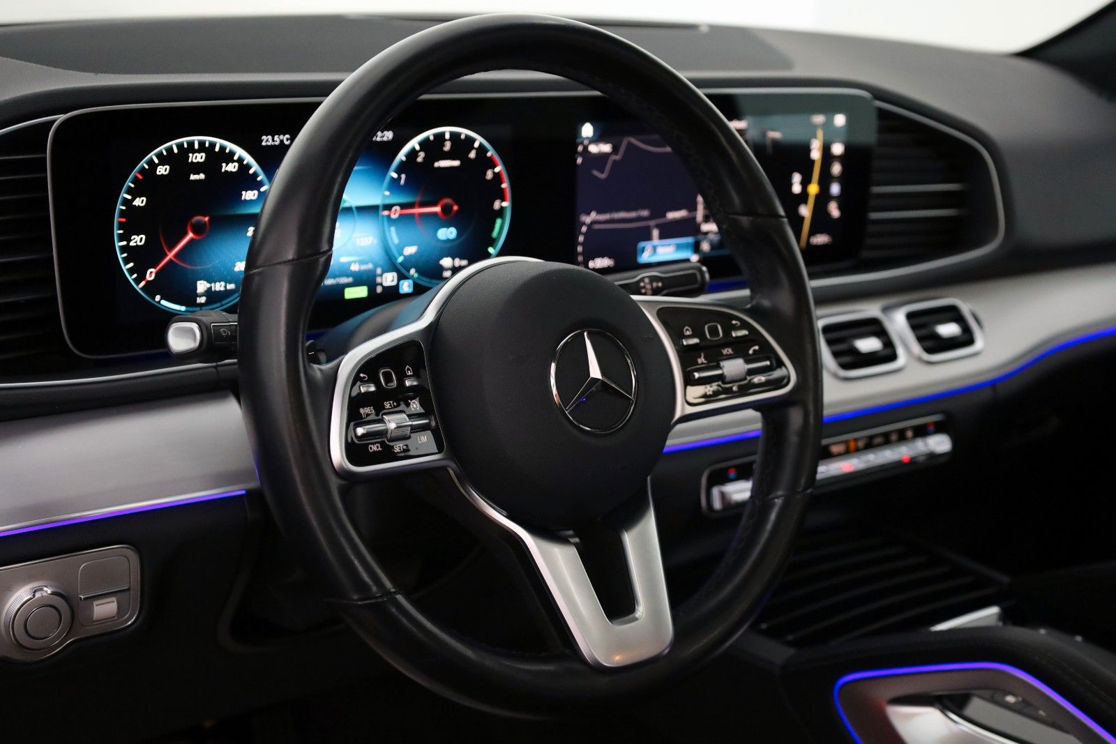 Fahrzeugabbildung Mercedes-Benz GLE 350 de 4M Navi,LED,SH,360°Kamera,Panoram,AHK