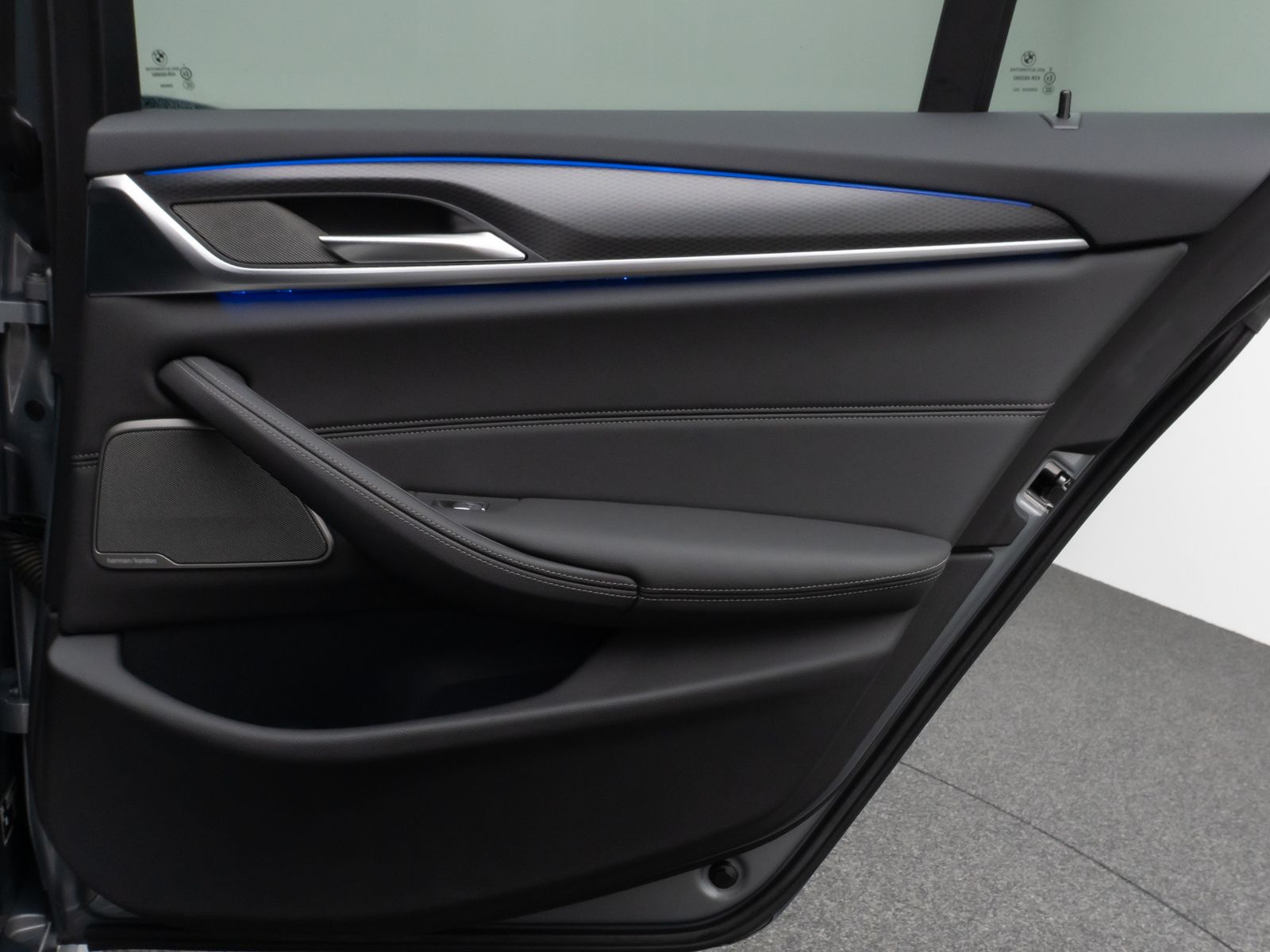 Fahrzeugabbildung BMW 530i M Sport Panorama 360°Laser HUD DAB H/K 19"