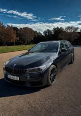 BMW 540d xDrive Touring A - M Paket - blaue BMW 540