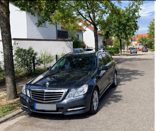 Mercedes-Benz E 220 CDI T BlueEFFICIENCY Standard