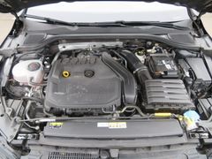 VW Golf VIII Variant 1.5eTSI Life DSG LED Navi Ahk VW Golf VIII Variant 1.5eTSI Life DSG LED Navi Ahk