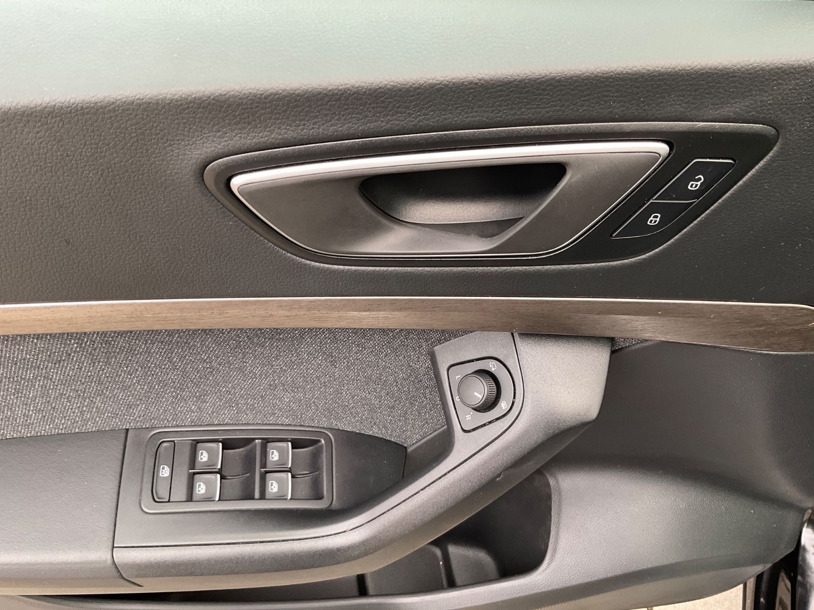 Fahrzeugabbildung SEAT Ateca 1.5 TSI Xperience DSG,Kamera,Navi,LED