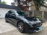 Maserati Levante S*TÜV NEU*1 HAND*DEUTSCHES AUTO*CARBON* - Maserati Levante in Essen