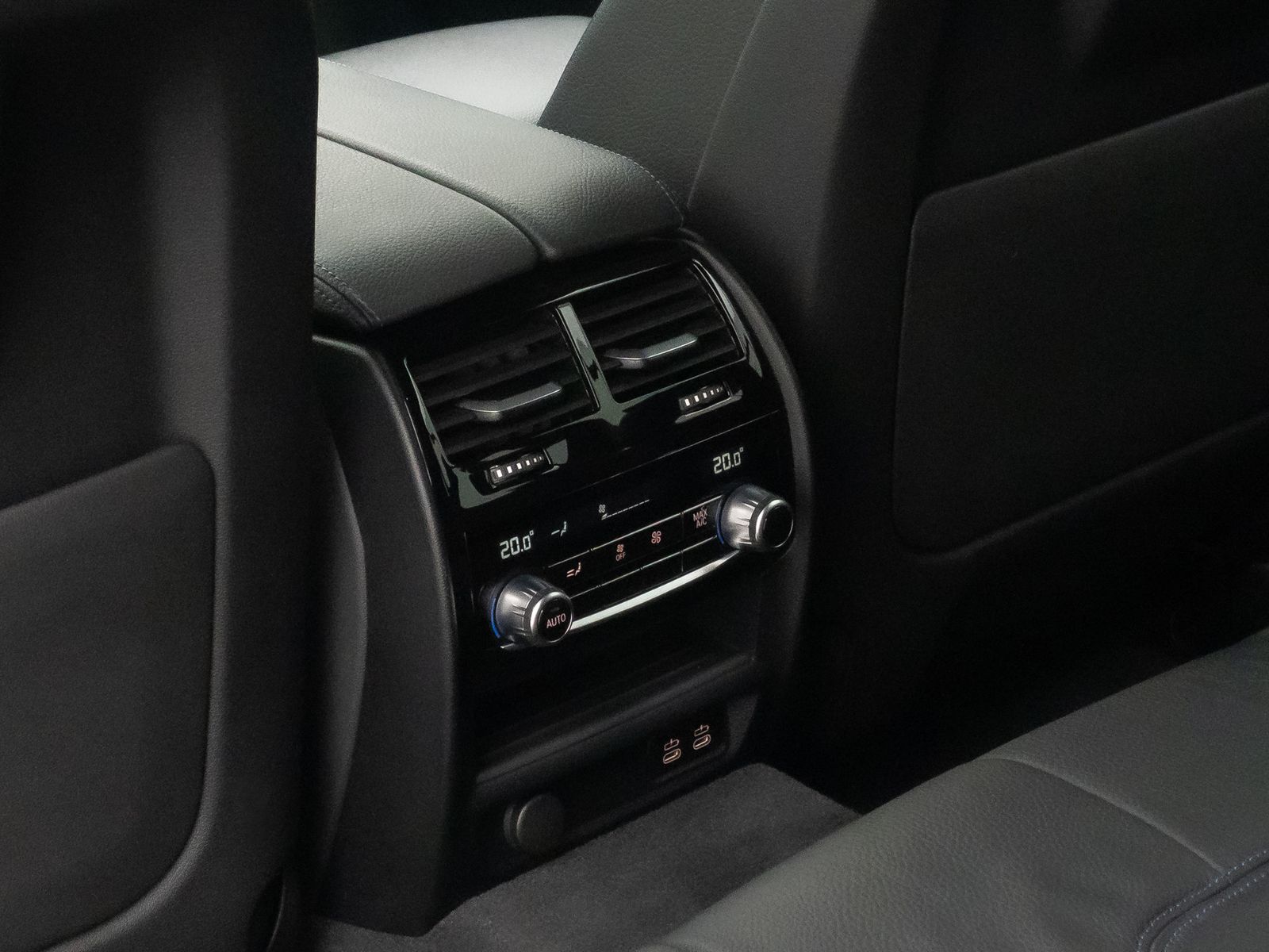 Fahrzeugabbildung BMW 520d M Sport Kamera DAB HUD 4xKlima HiFi 19Zoll