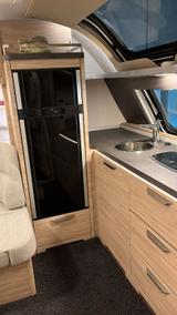 Knaus Südwind 650 PEB mit 3. Festbett, Top Ausstattung - Heckgarage Wohnwagen Mit