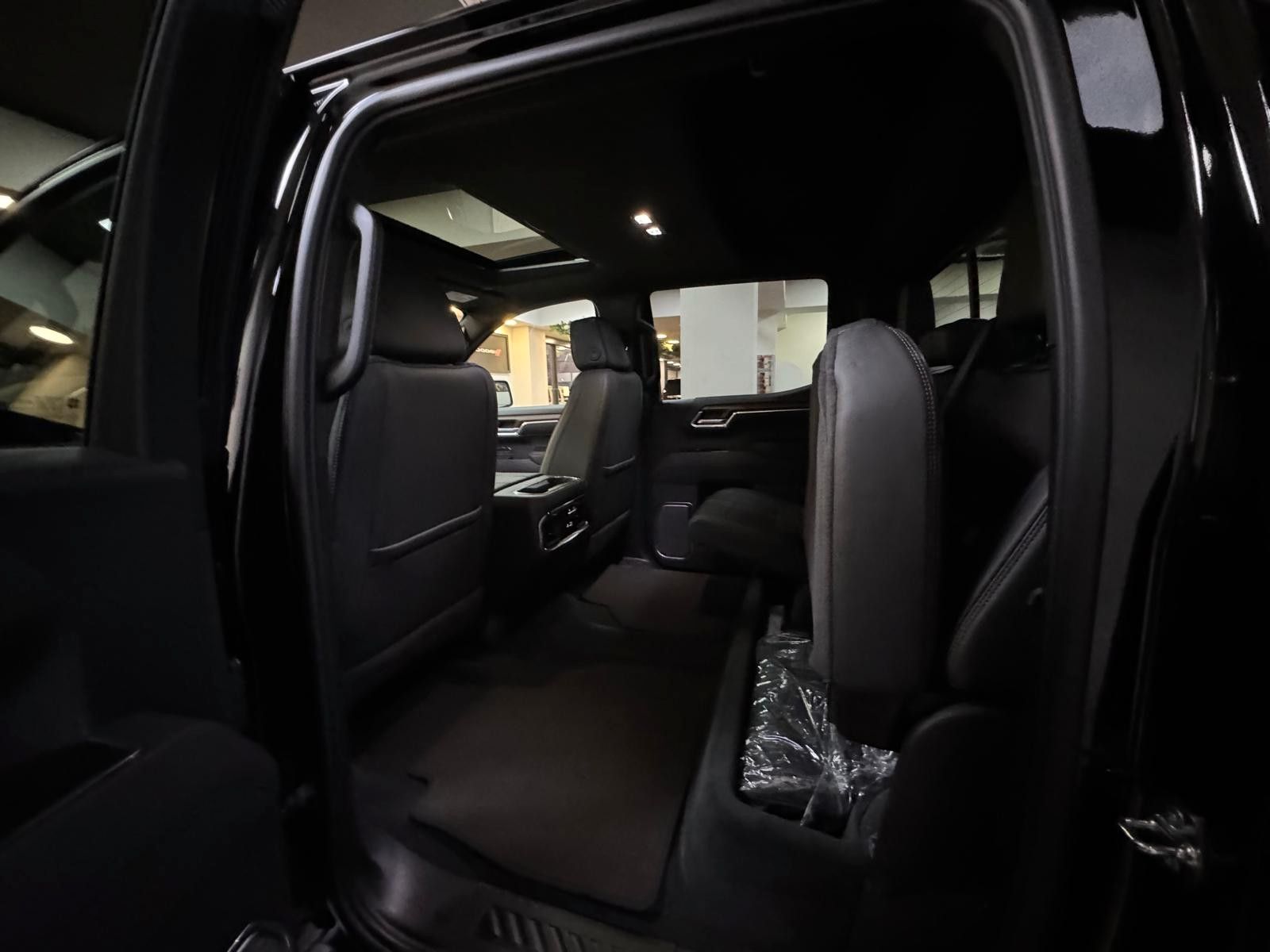 Fahrzeugabbildung Chevrolet 26 SILVERADO MIDNIGHT HIGH COUNTRY 6.2L V8-4x4