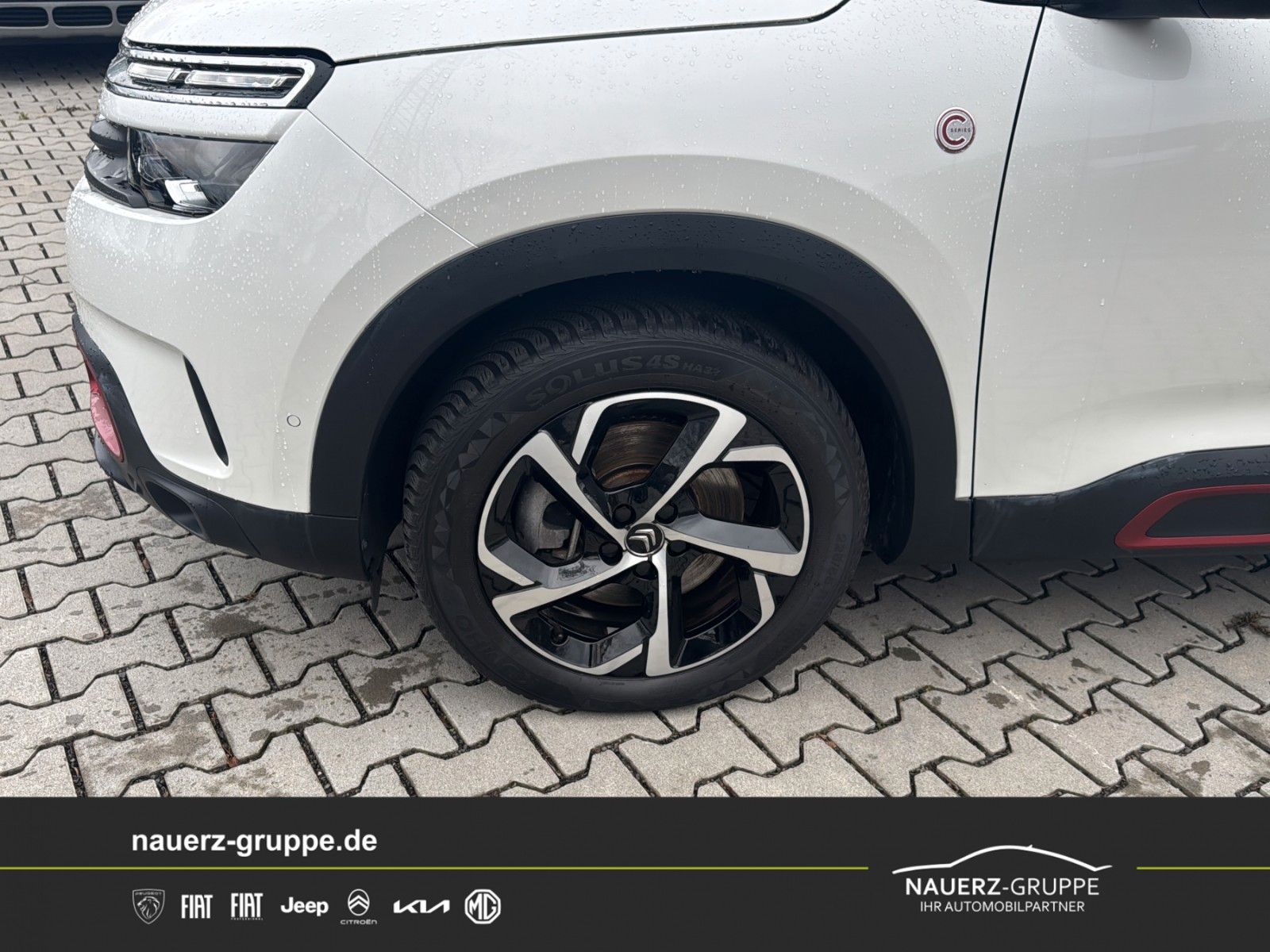 Fahrzeugabbildung Citroën C5 Aircross C-Series Hybrid 225E-EAT8