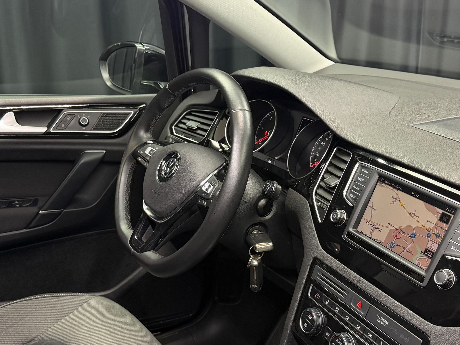 Fahrzeugabbildung Volkswagen Golf Sportsvan VII Highline |AUTOMATIK|PDC|DSG