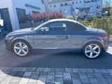 Audi TT Roadster 3.2 quattro - 6 Zylinder - Audi: Zylinder