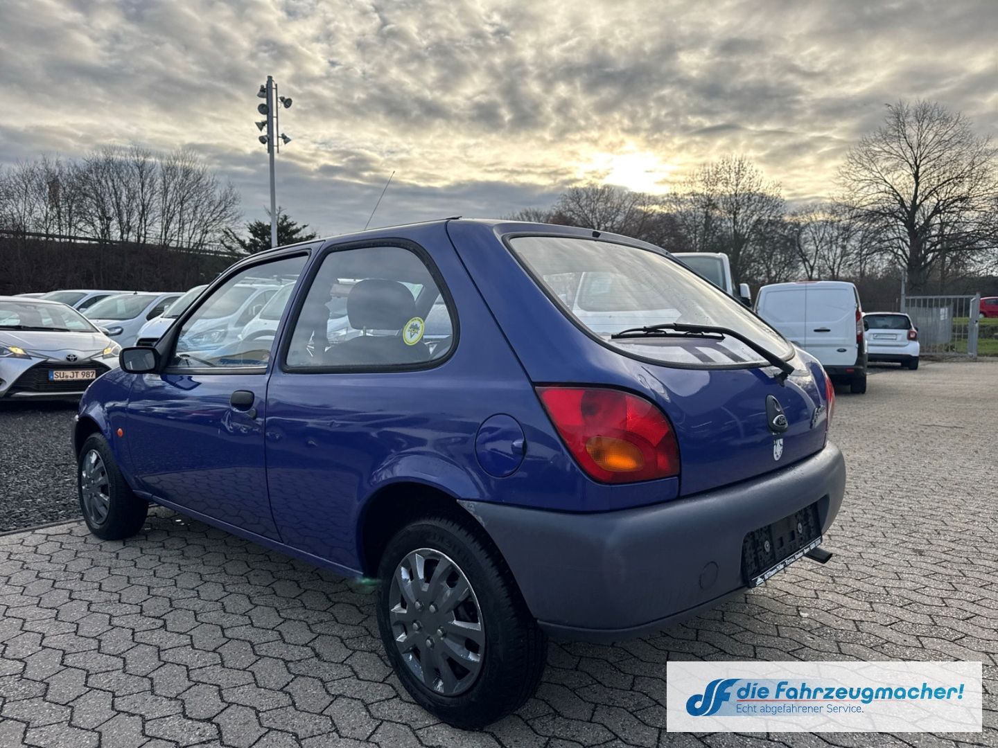 Fahrzeugabbildung Ford Fiesta TÜV 10/26 1.3l *EXPORT  74.000km