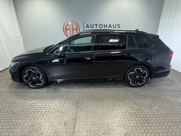 Volkswagen Golf VIII Variant 1.5 eTSI R-Line AHK*Pano*LED