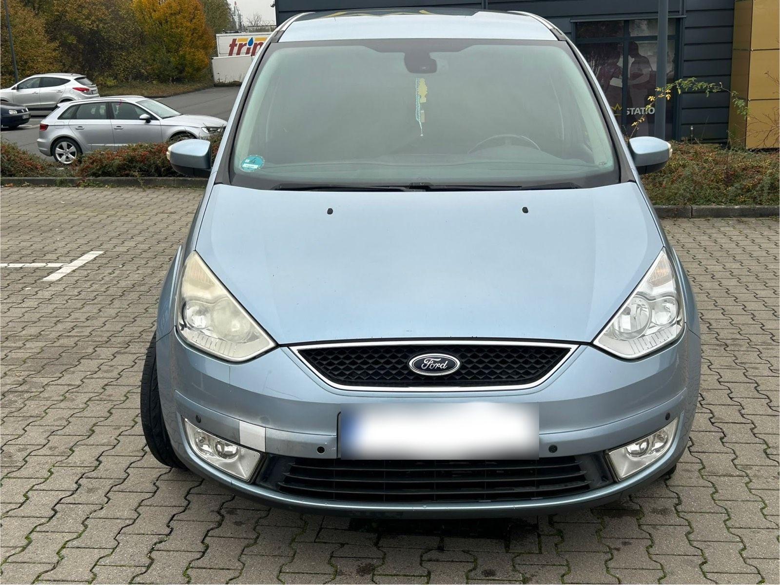 Ford Galaxy 2007 — rear view