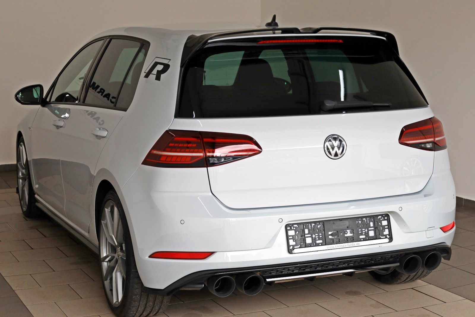 Fahrzeugabbildung Volkswagen Golf VII Lim. R 4M Navi,LED,PDC,Kamera,SH,SR+WR