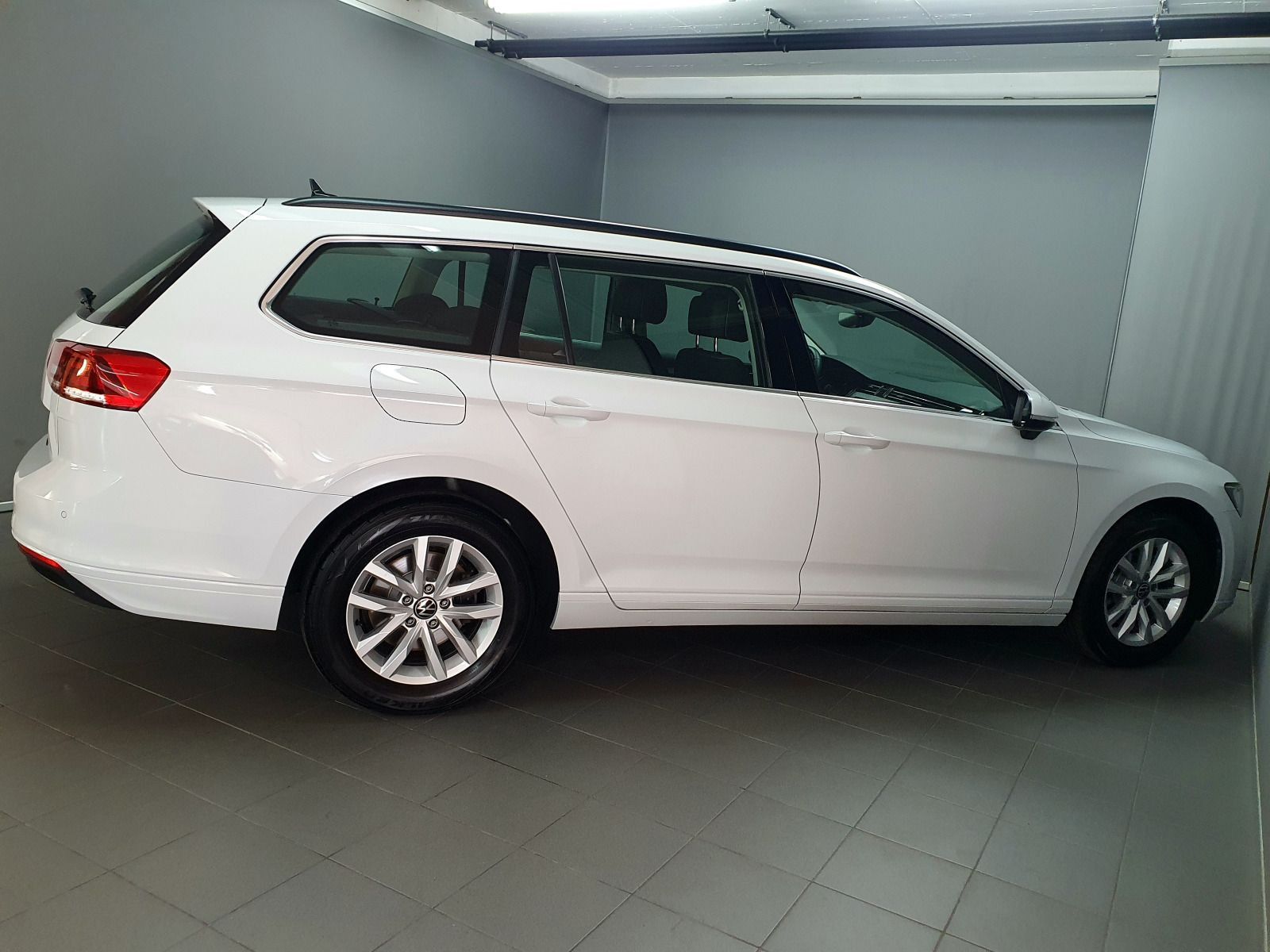 Volkswagen Passat Variant Business 2.0TDI DSG ACC Navi RFK foto 3