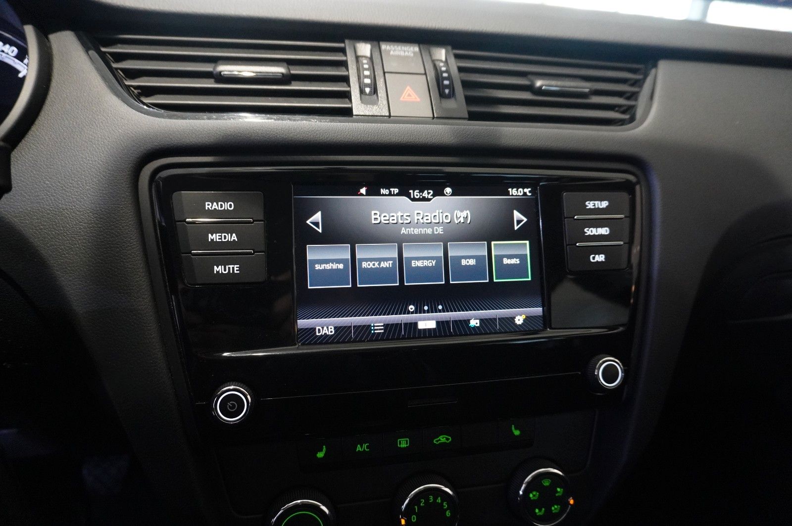 Fahrzeugabbildung SKODA Octavia COMBI 1.0 TSI ACTIVE LED/SHZ/PDC/DAB+