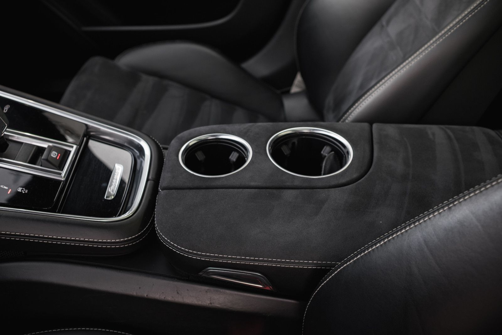 Fahrzeugabbildung Porsche Panamera Sport Turismo GTS-BOSE-Approved