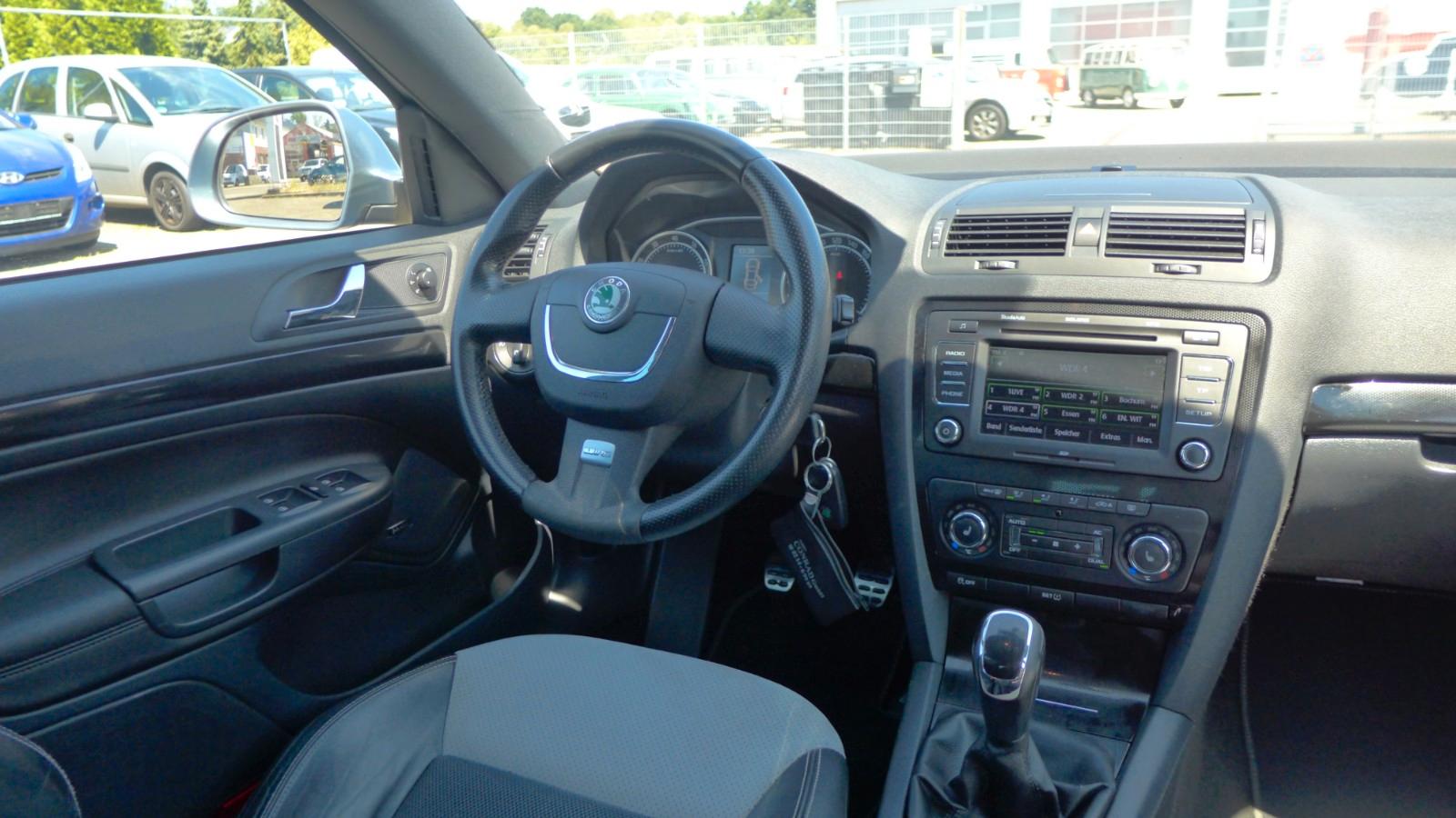 Skoda Octavia 2012 — photo 13