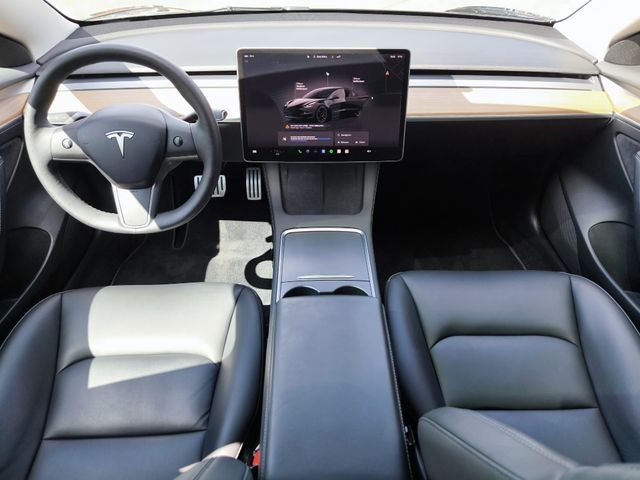 Fahrzeugabbildung Tesla Model 3 PERFORM AWD PANO+NAVI+STDHZ+LED+SHZ+KAM+