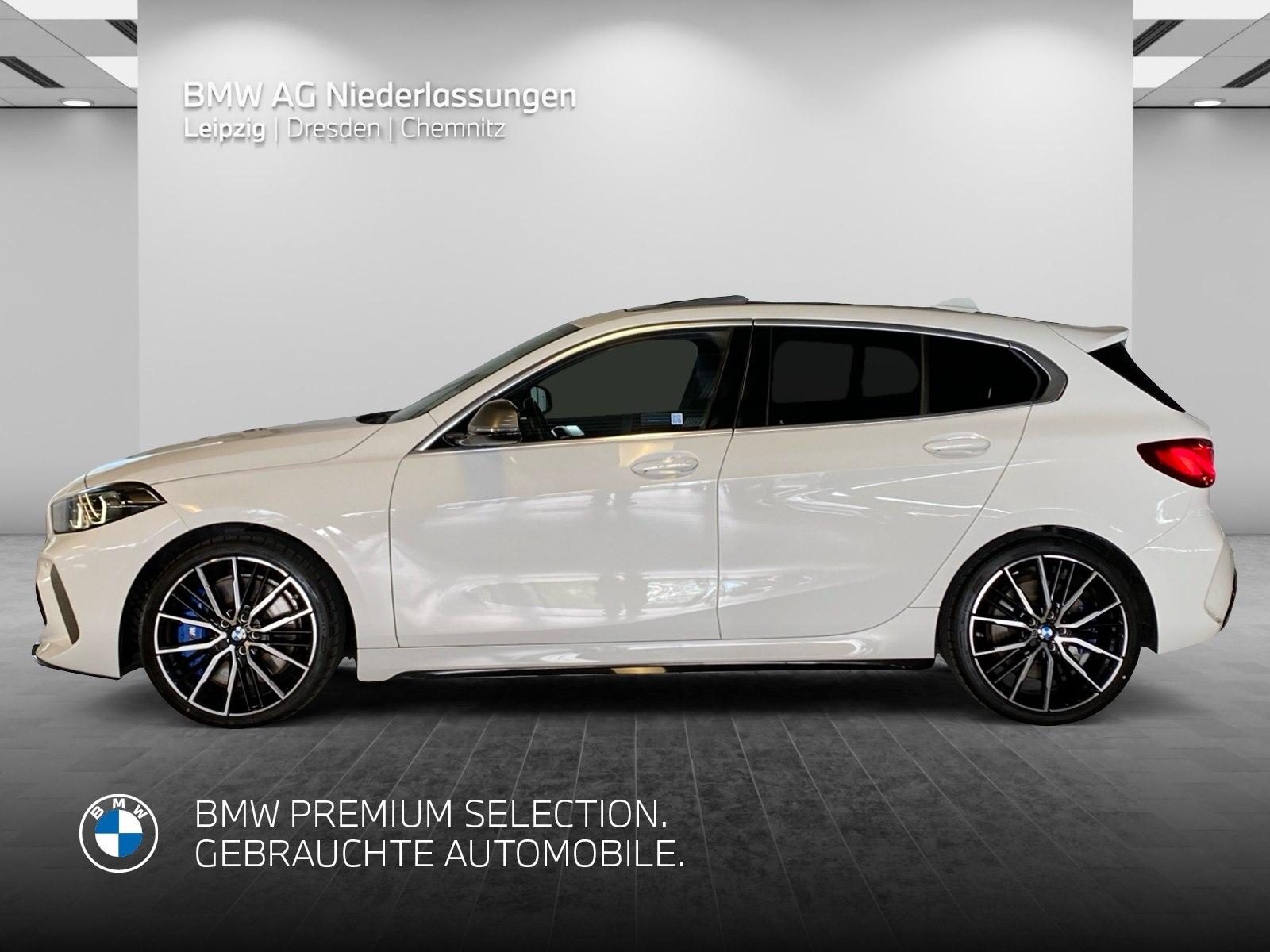 BMW M135i xDrive LiveCockpitProf Pano.Dach PDC HiFi