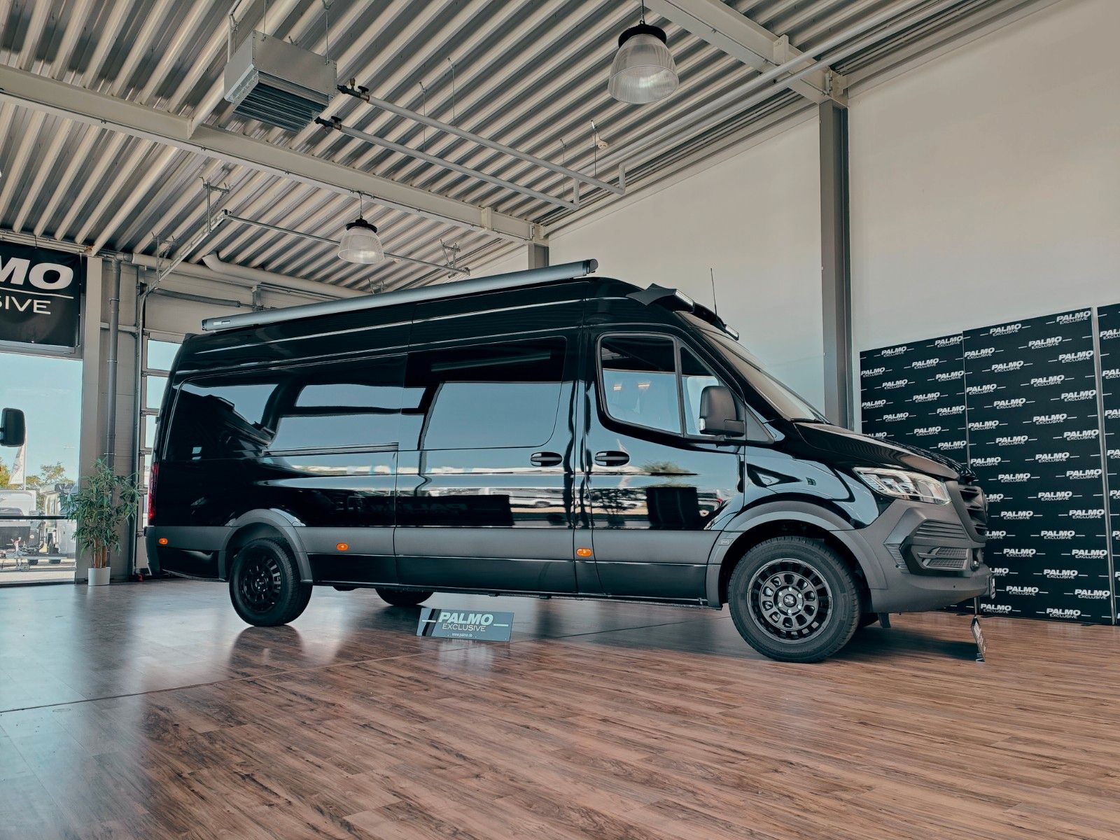 Fahrzeugabbildung Mercedes-Benz X-CROSSVAN  RWD #stealthcamper