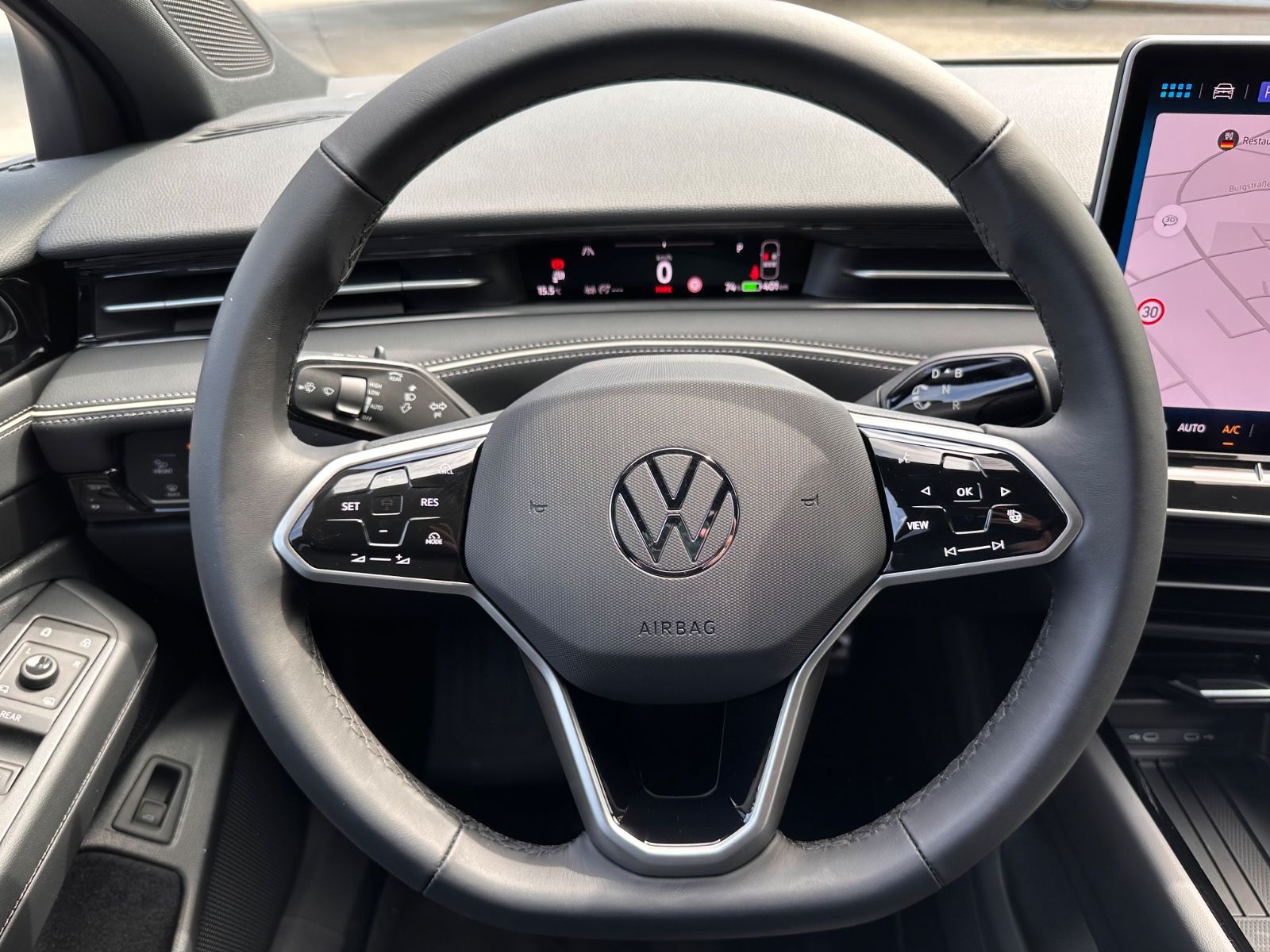 Fahrzeugabbildung Volkswagen ID.7 Tourer Pro Black/AHK/Matrix/HUD/ACC/360°
