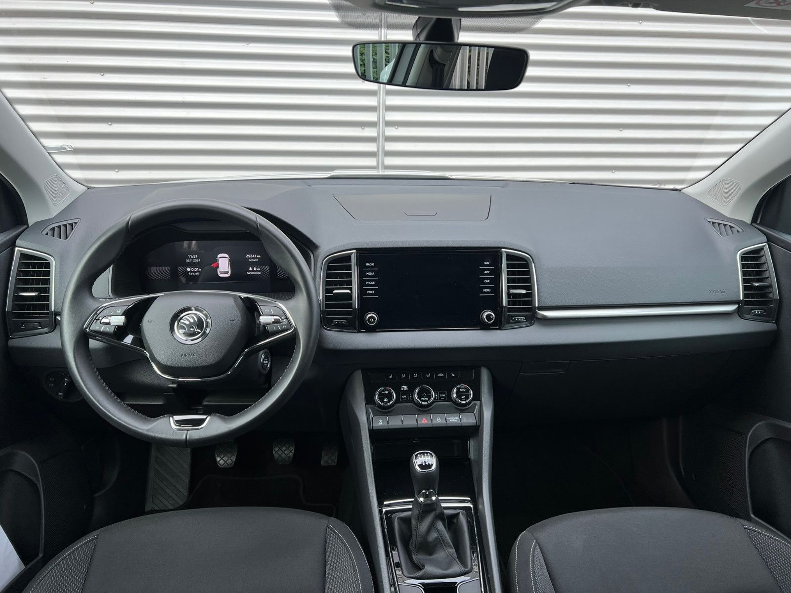 Fahrzeugabbildung SKODA Karoq 1.5 TSI Tempomat LED Smart-Link