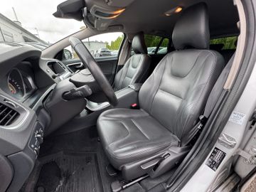 Volvo V60 Cross Country - 12