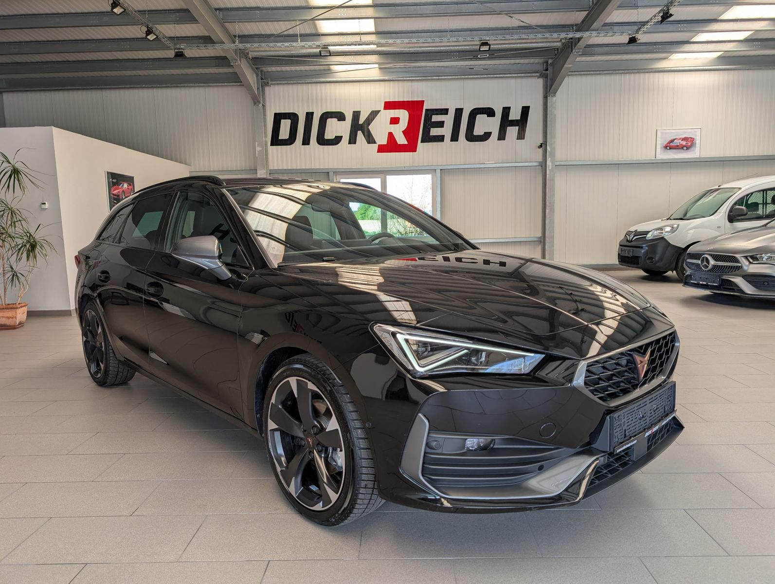 Fahrzeugabbildung CUPRA Leon 1.5eTSI DSG Matrix Kamera Vision+ Full Link