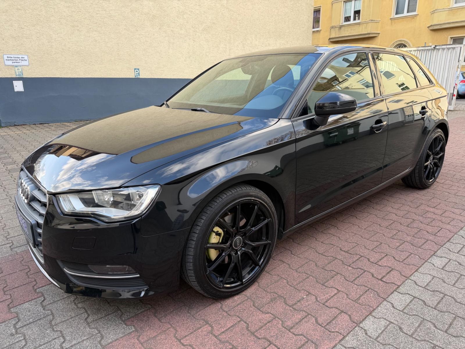 Audi A3 Sportback ambition ( NAVI / SHZ / PDC )
