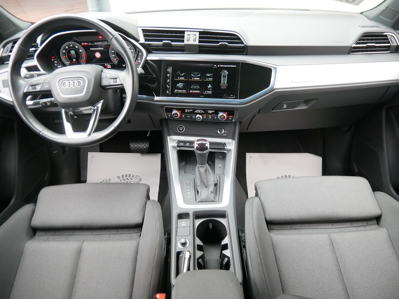 Fahrzeugabbildung Audi Q3 SB 1.5 TFSI S-Line NEU56T DSG NAVI SHZ LED AC