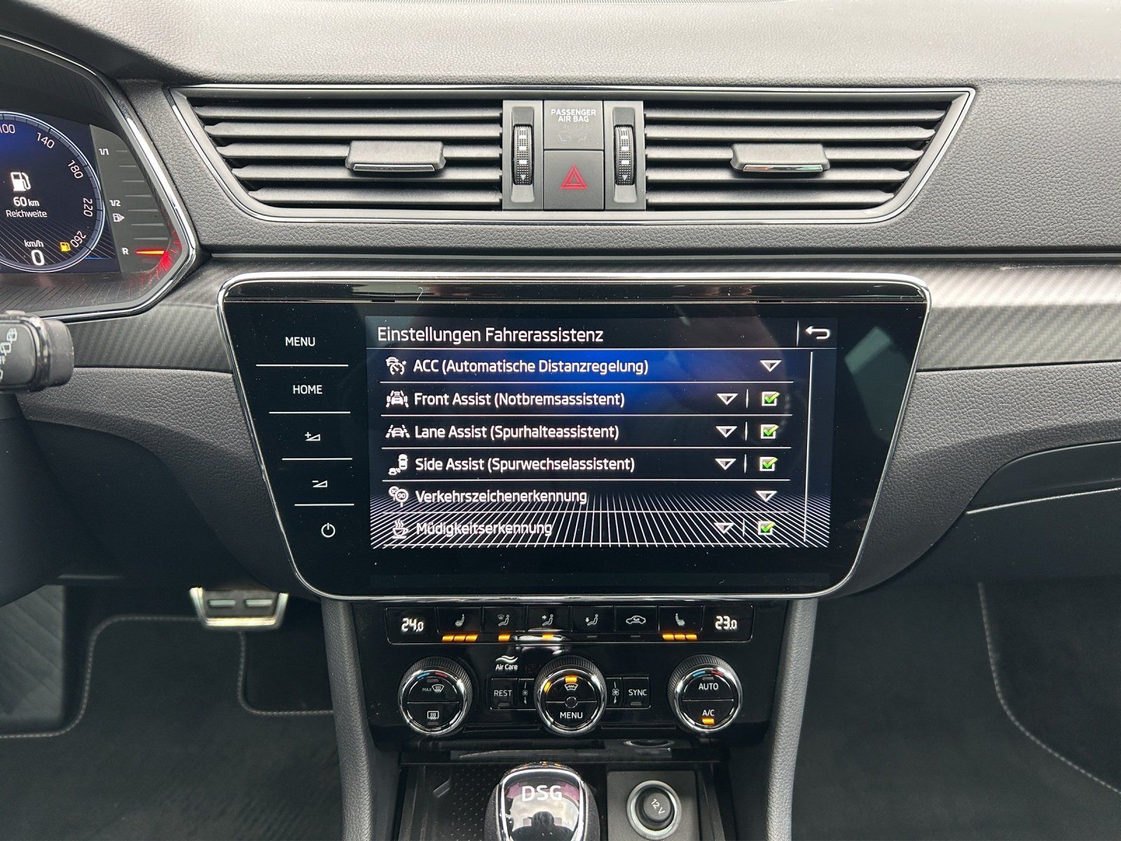 Fahrzeugabbildung SKODA Superb Combi 2.0 TDI Sportline/PANO/ACC/VIRTUAL/
