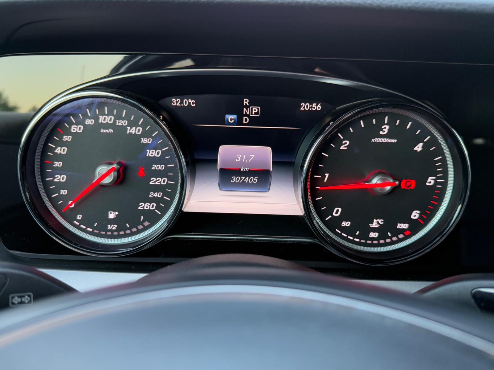 Mercedes-Benz E 220 d Avantgarde *LED*STANDHZG*BURMESTER*KAM*