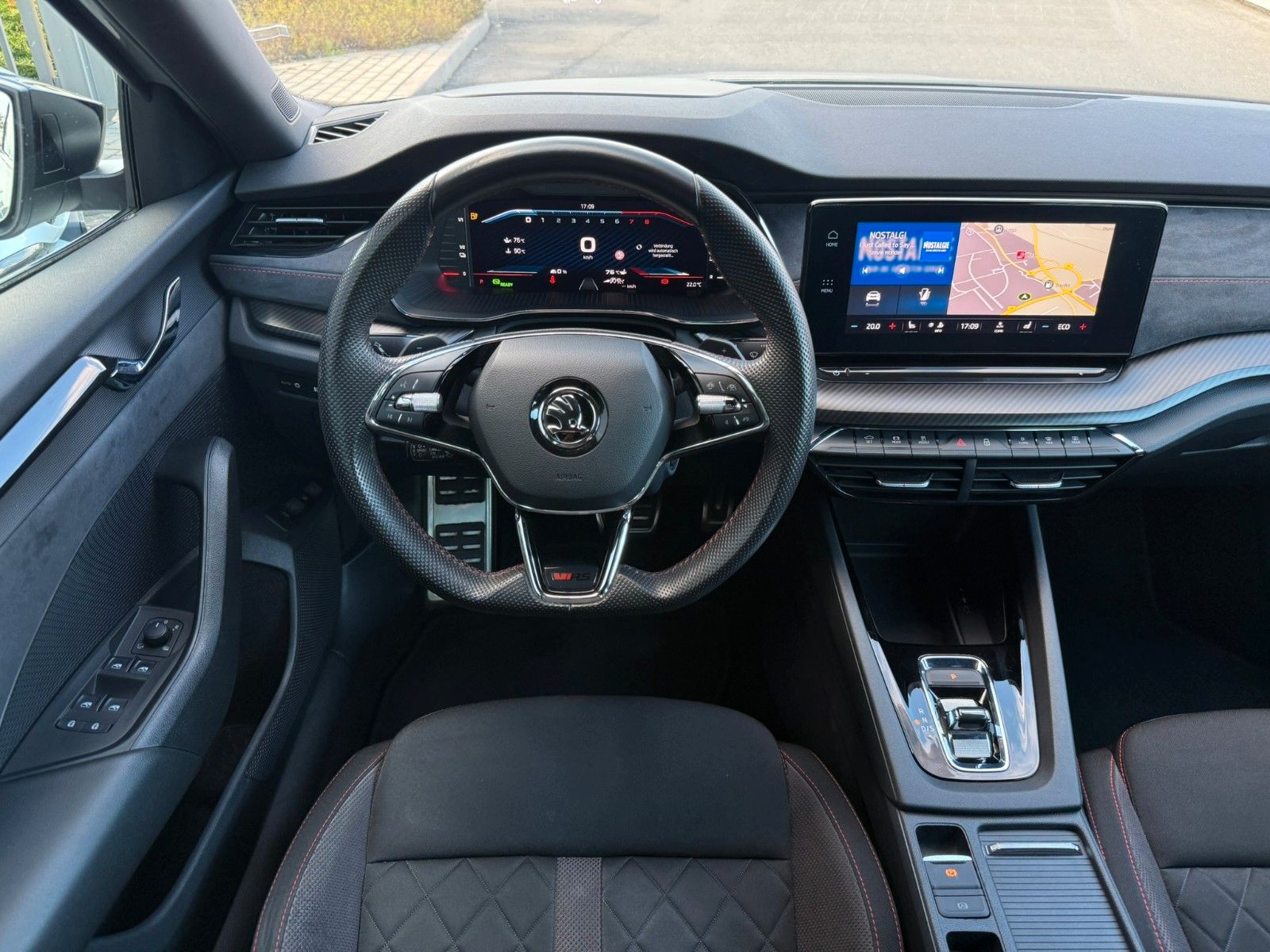 Fahrzeugabbildung SKODA Octavia 1.4 TSI iV RS HUD+R-Kamera+