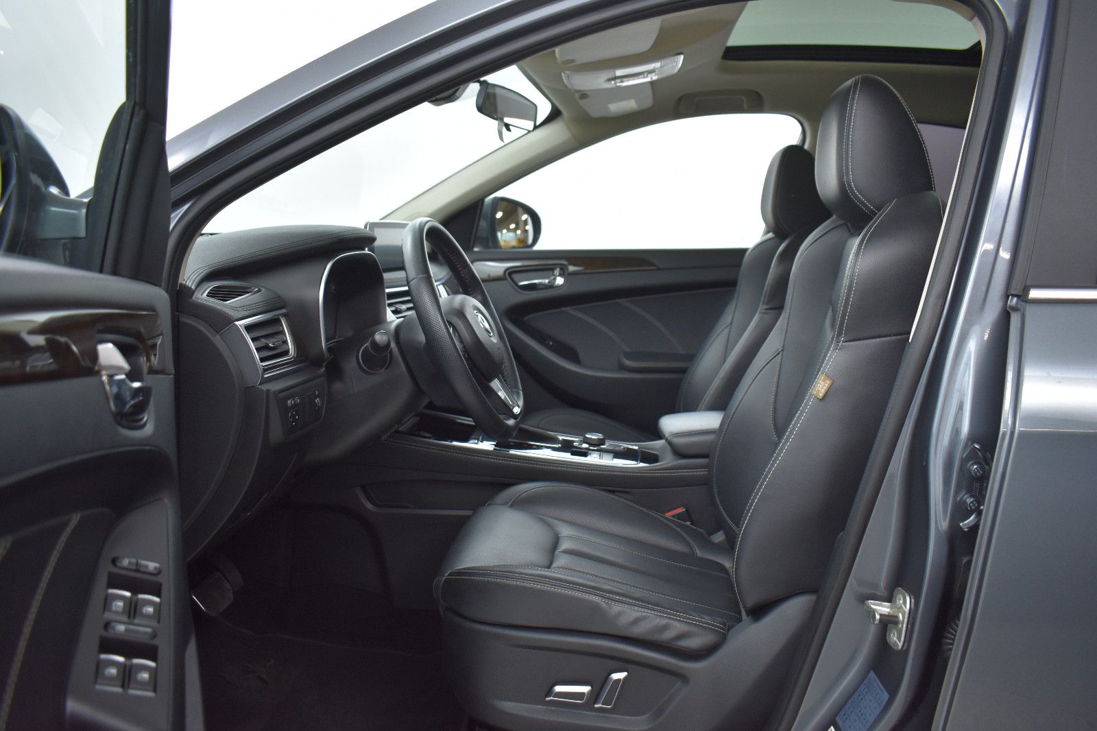 DFSK Fengon 580 1.5T CVT >7SI+PANO+360+NAVI+LEDER+LED - Image 12