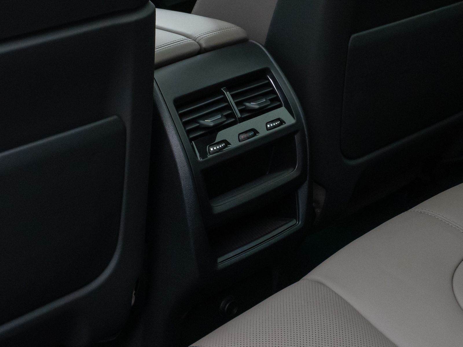 Fahrzeugabbildung BMW X5 M Competition Panorama 360°B&W IndividualVoll