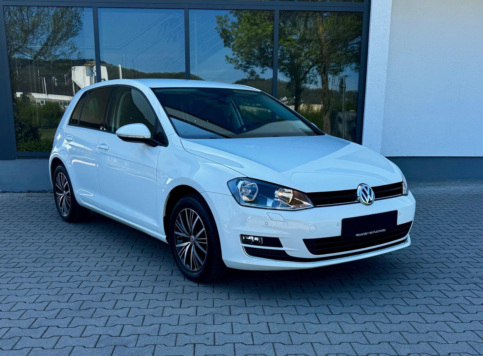 Volkswagen Golf VII ALLSTAR*WENIG KM*SHZ*PDC*TEL*KLIMA*TEMP