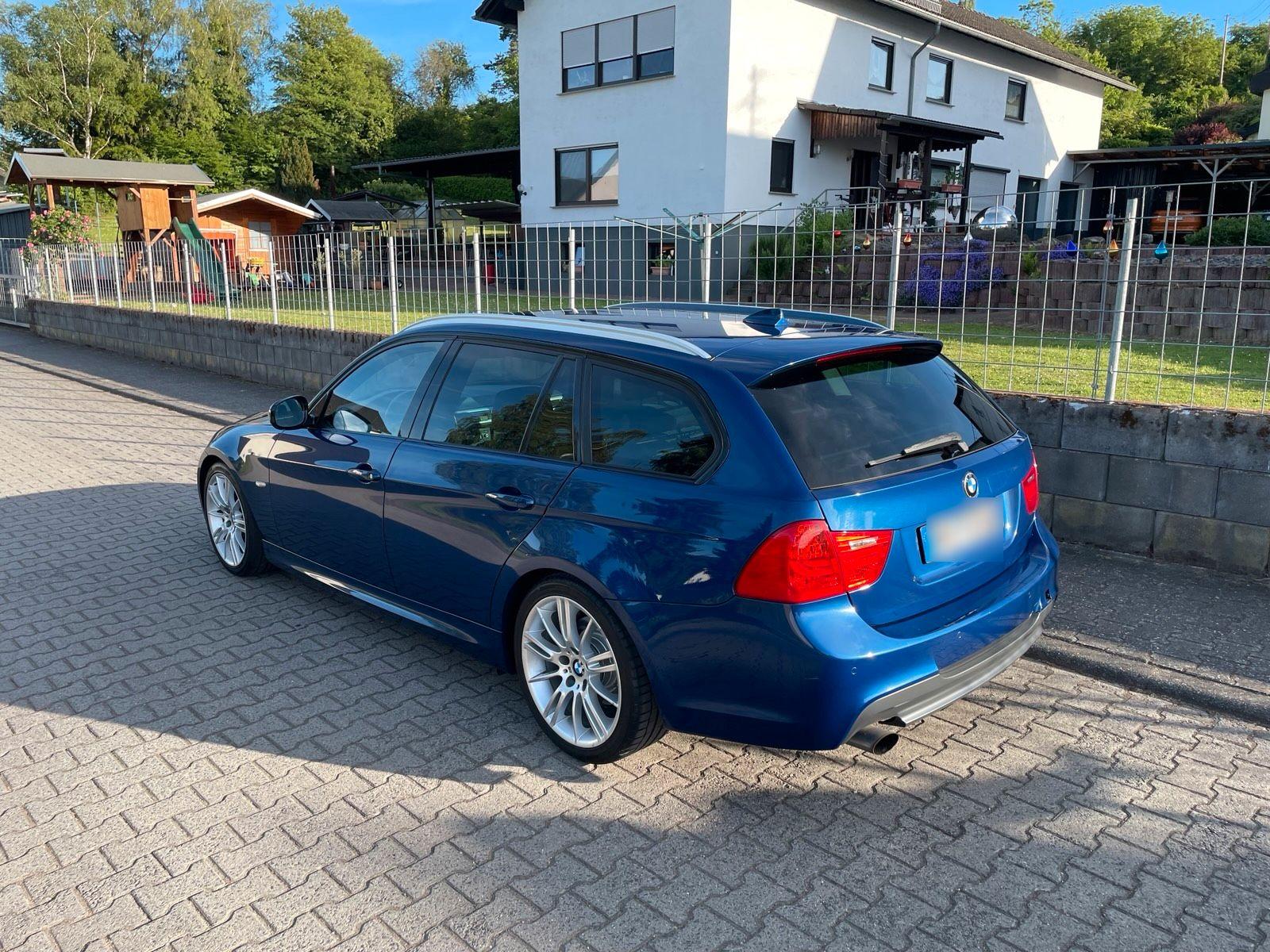 BMW 320 2011 — photo 5