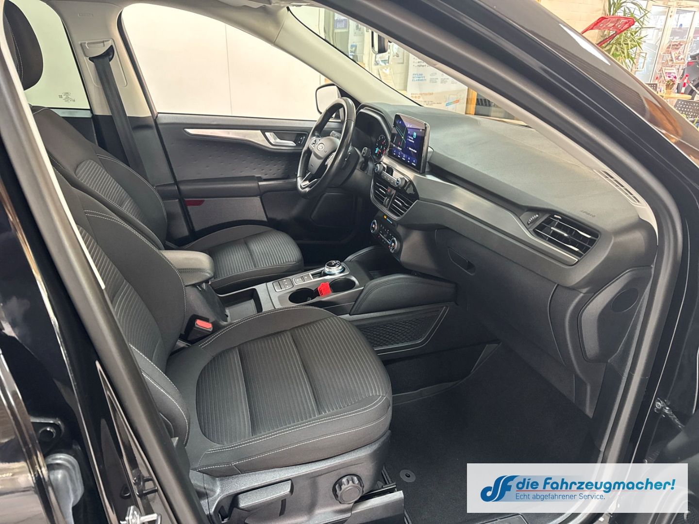 Fahrzeugabbildung Ford Kuga Titanium Navi Apple CarPlay Android Auto Me