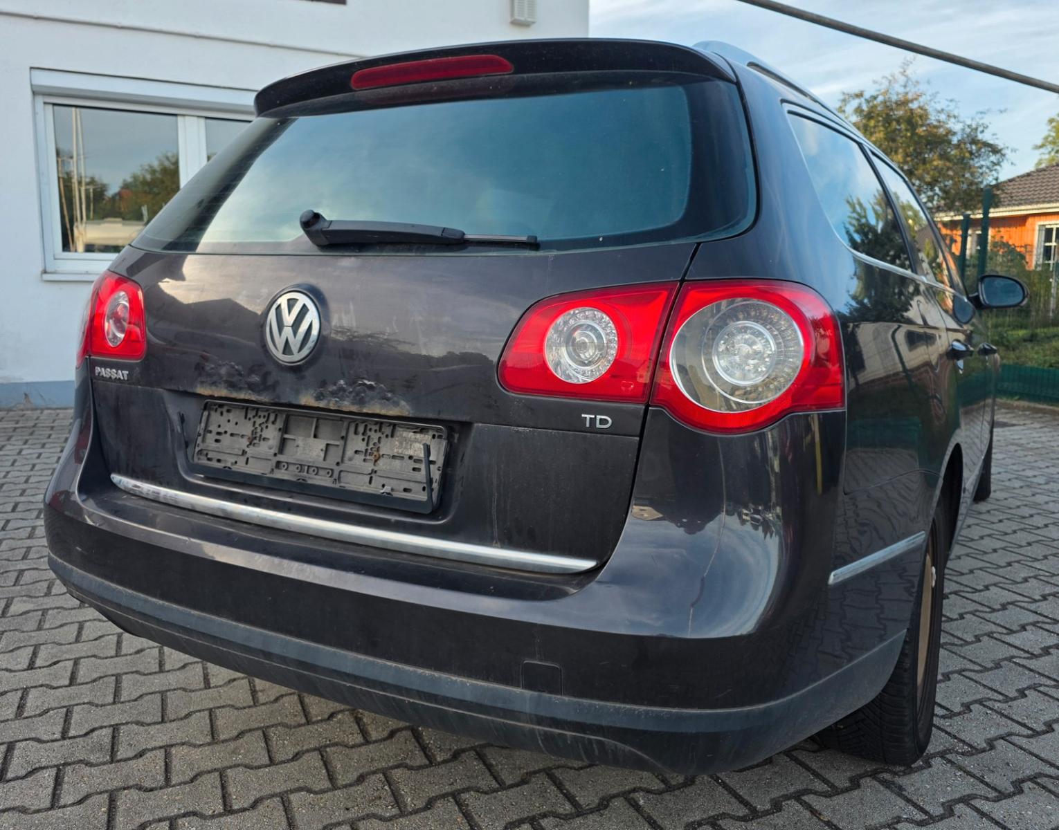 Volkswagen Passat 2005 — photo 7