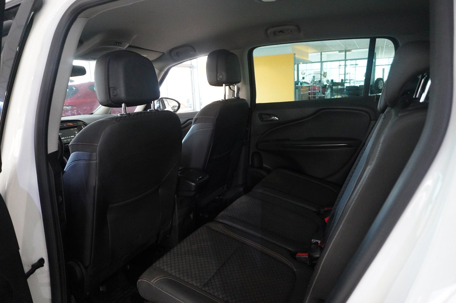 Fahrzeugabbildung Opel Zafira C 1.4T INNOV. 7-SITZ NAVI/LED/KAMERA/AHK