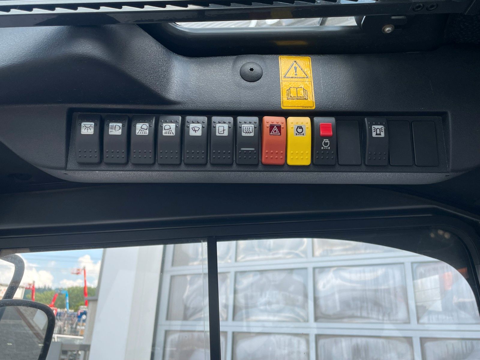 Fahrzeugabbildung Linde H20D-02/600 / Triplex 4,6m / 1.332h / Diesel