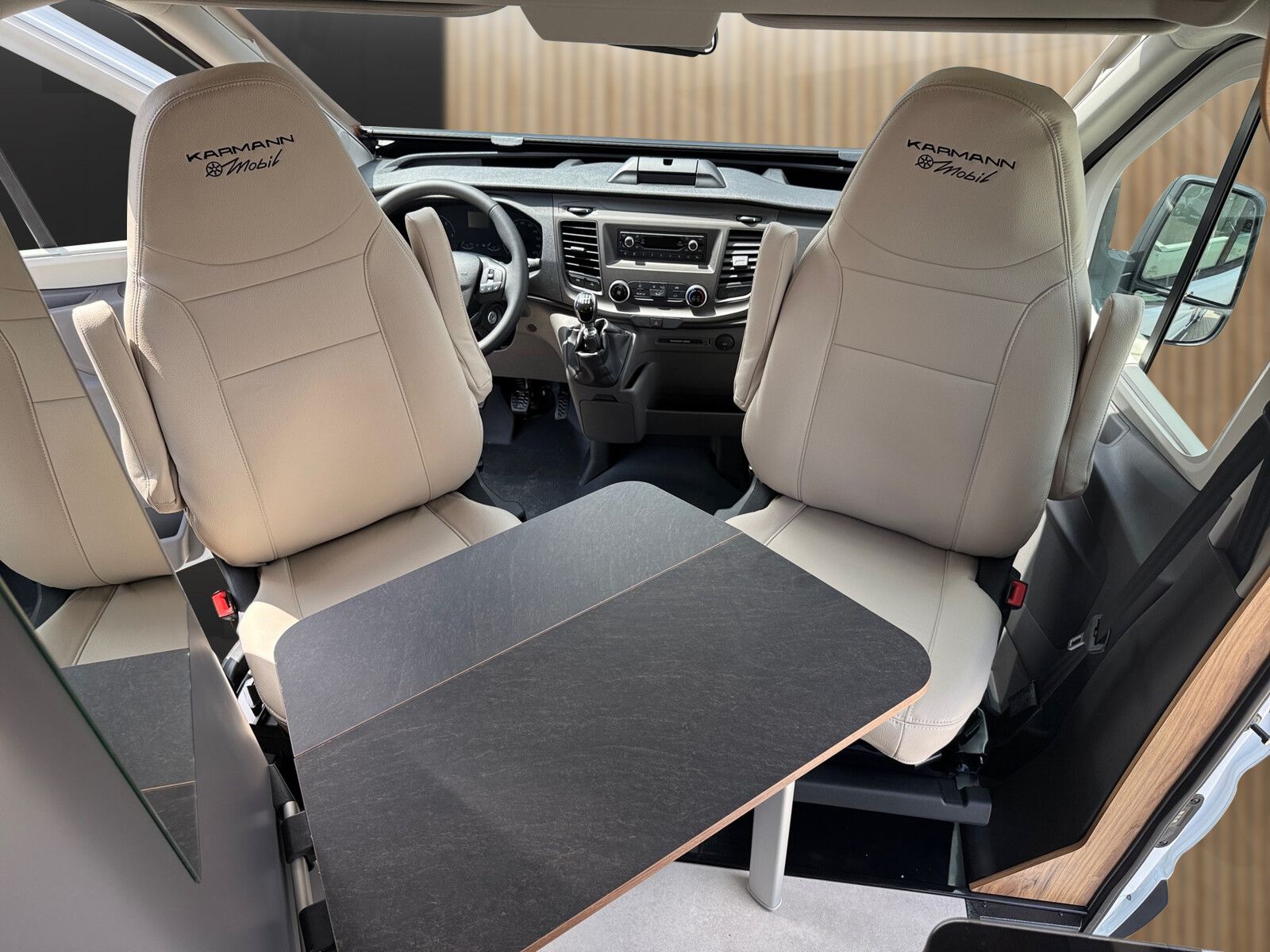 Fahrzeugabbildung Karmann Dexter 4x4 DE 570 AW Allrad 4x4, Rückfahrkamera