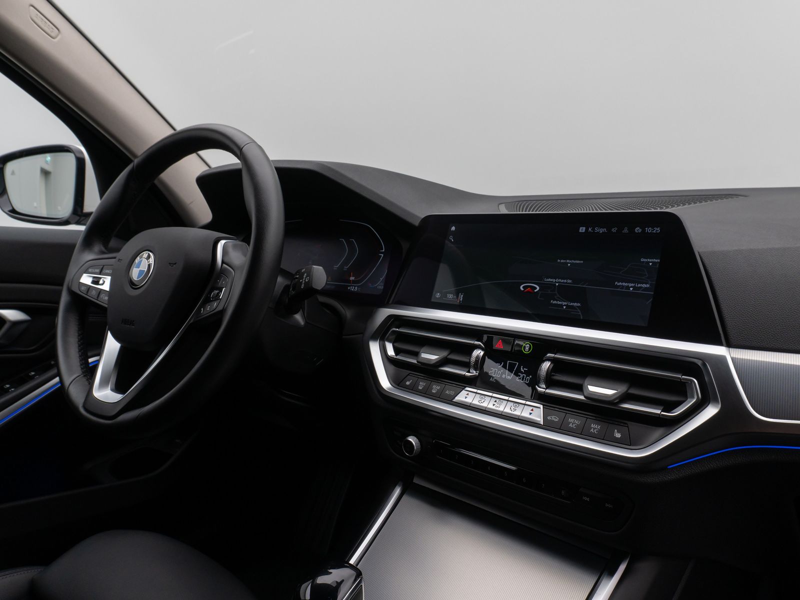 Fahrzeugabbildung BMW 320d Sport Line Kamera DAB HiFi DrivAssist Alarm