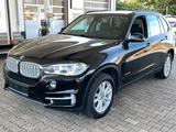 BMW X5 xDrive 40 d AHK Schwarz-Schwarz Shadow-Line - BMW X5: Standheizung