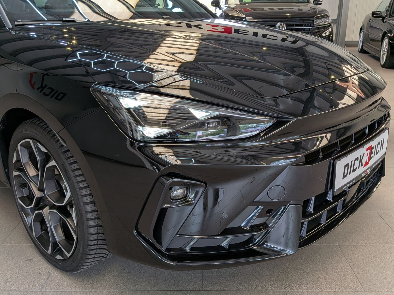 Fahrzeugabbildung CUPRA Leon 1.5 eTSI Dynamic-Edge-Paket AHK*PANO*CAM*18
